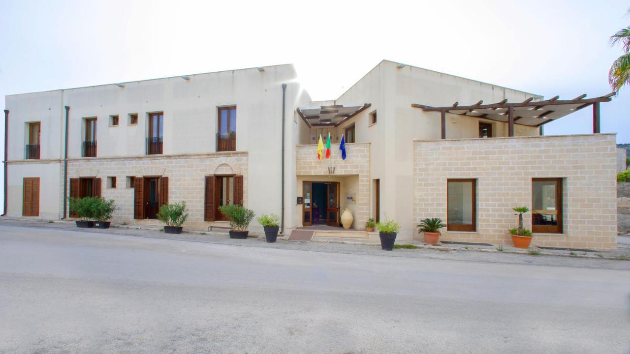 Insula Hotel Фавиньяна Экстерьер фото