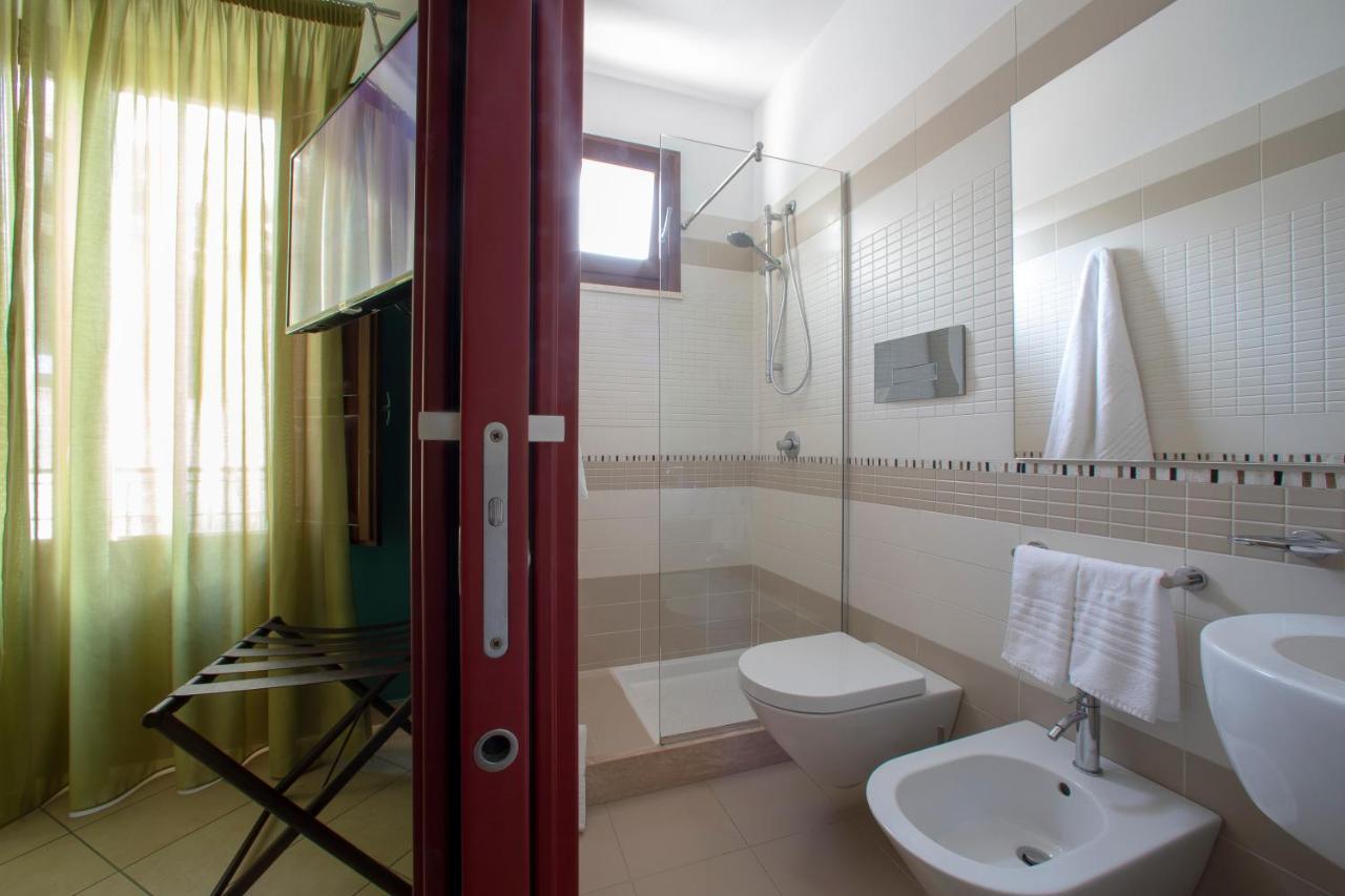 Insula Hotel Фавиньяна Экстерьер фото