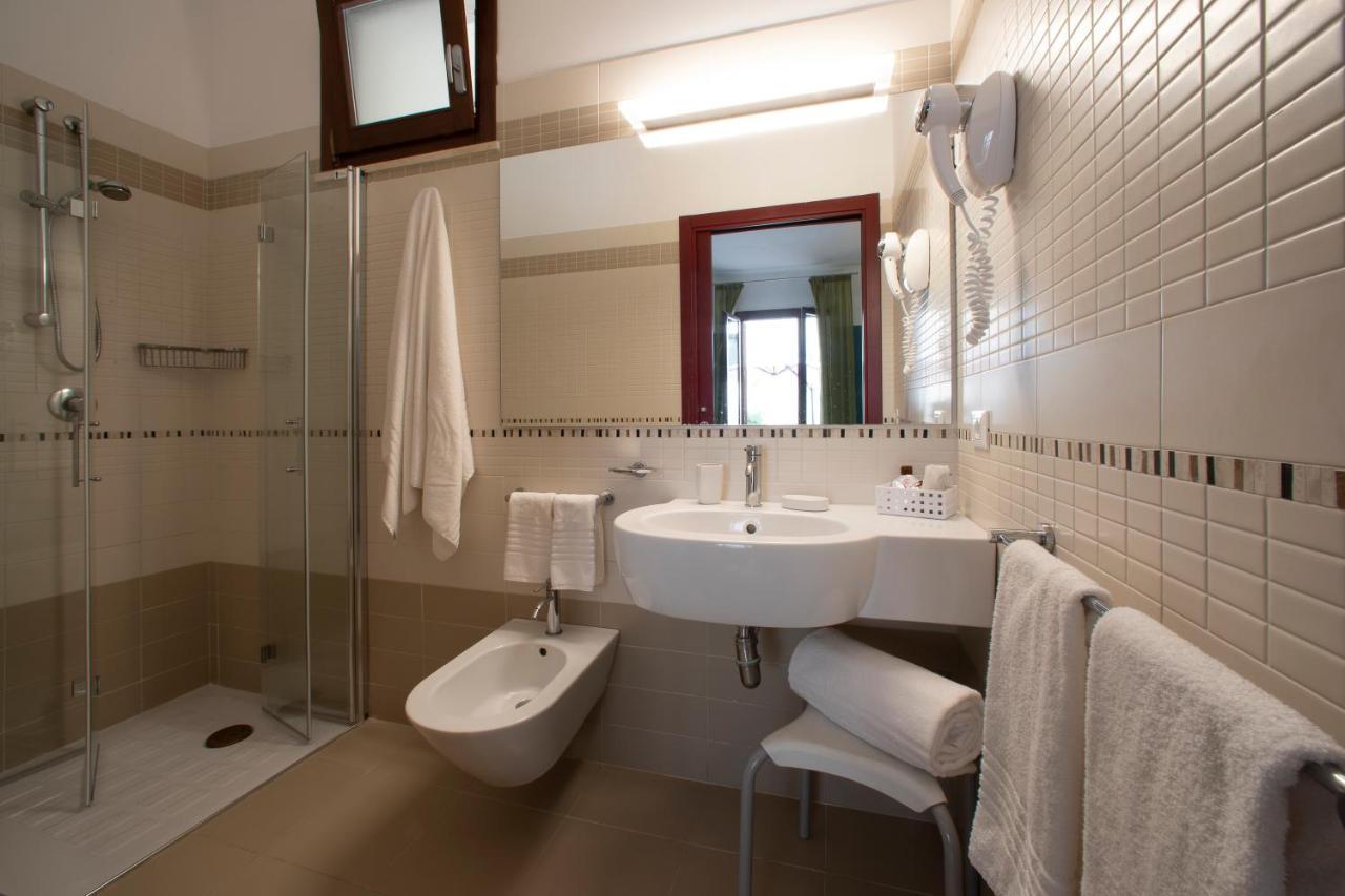 Insula Hotel Фавиньяна Экстерьер фото