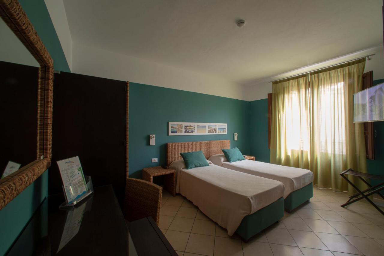 Insula Hotel Фавиньяна Экстерьер фото