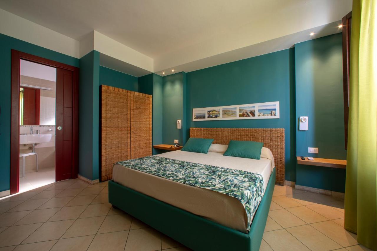 Insula Hotel Фавиньяна Экстерьер фото
