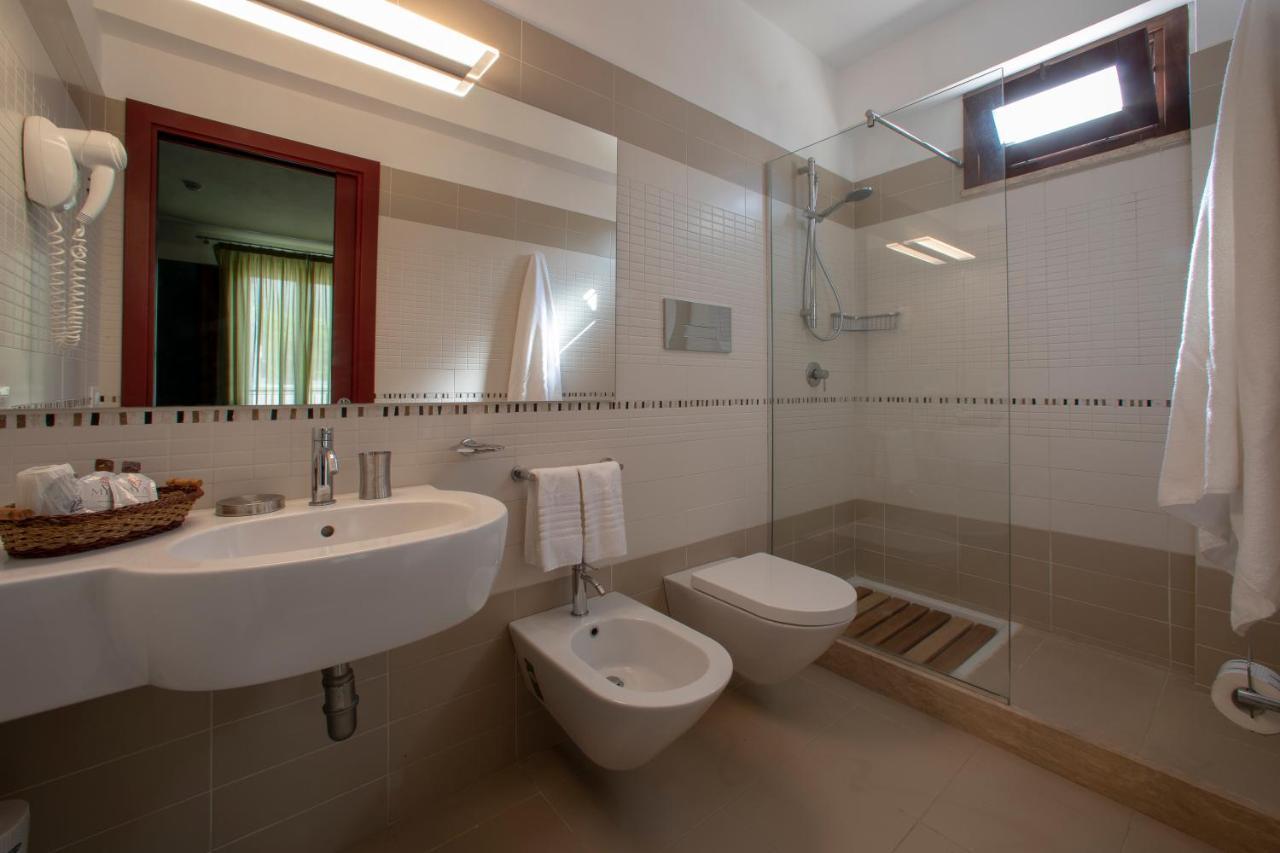 Insula Hotel Фавиньяна Экстерьер фото