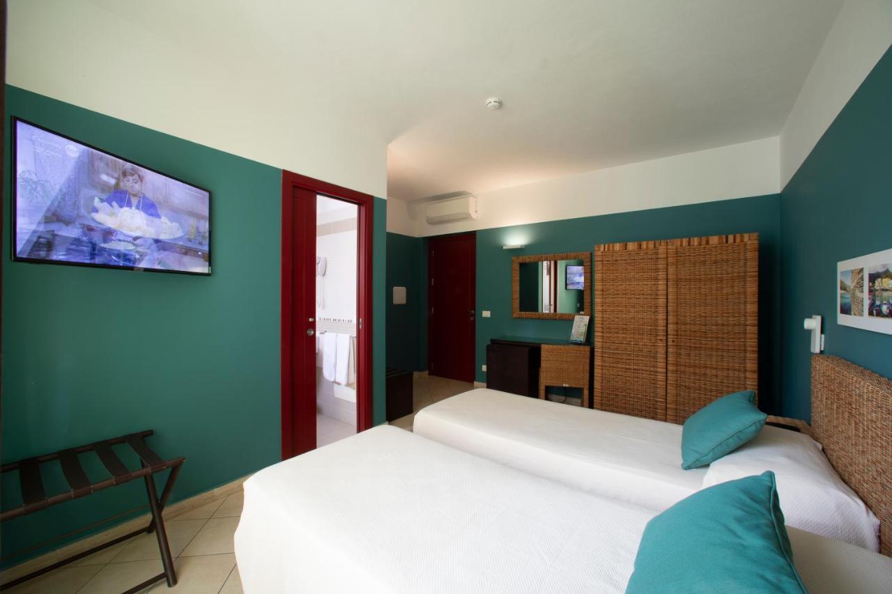 Insula Hotel Фавиньяна Экстерьер фото