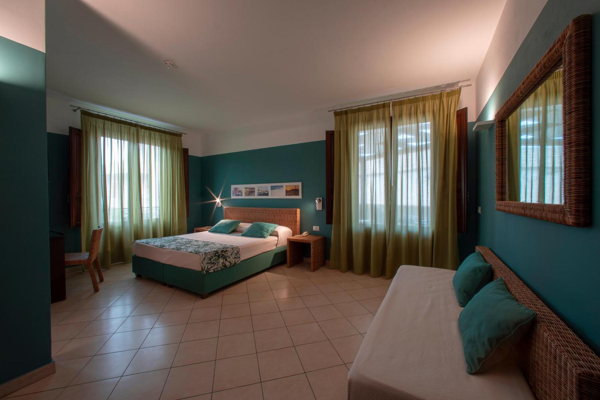 Insula Hotel Фавиньяна Экстерьер фото