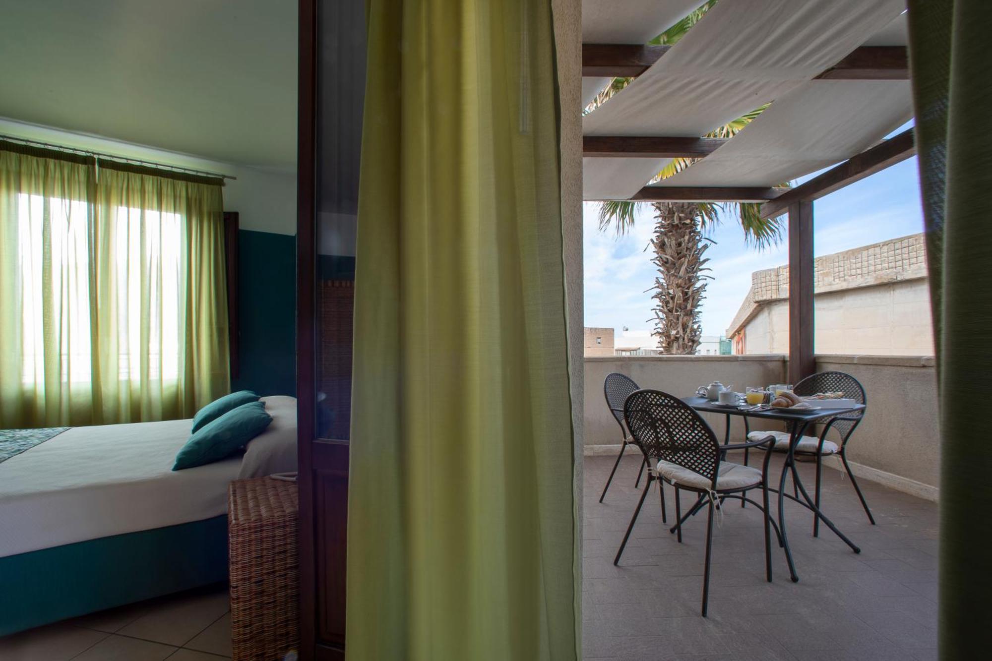 Insula Hotel Фавиньяна Экстерьер фото